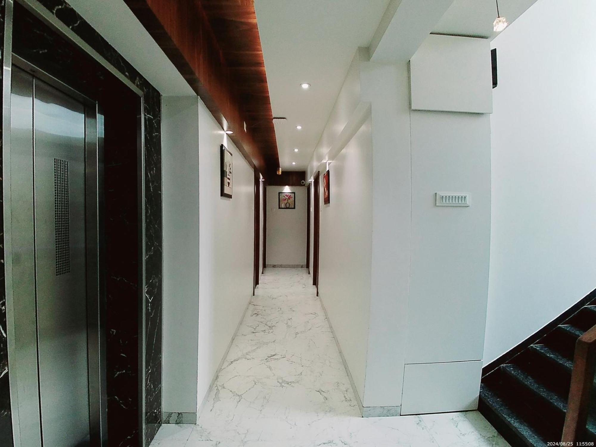 Hotel Sai Pratik, Newly Built Up, Complimentary Shuttle To The Temple Shirdi Eksteriør billede