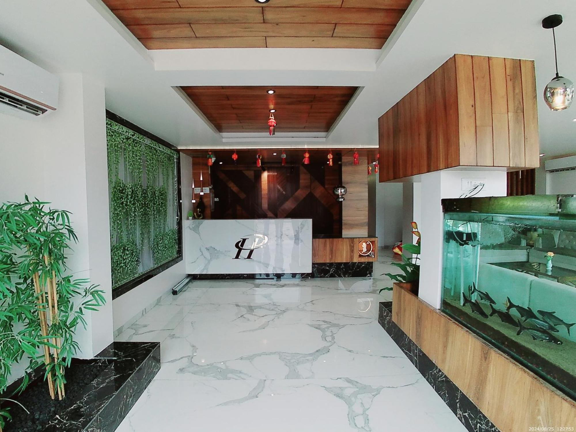 Hotel Sai Pratik, Newly Built Up, Complimentary Shuttle To The Temple Shirdi Eksteriør billede